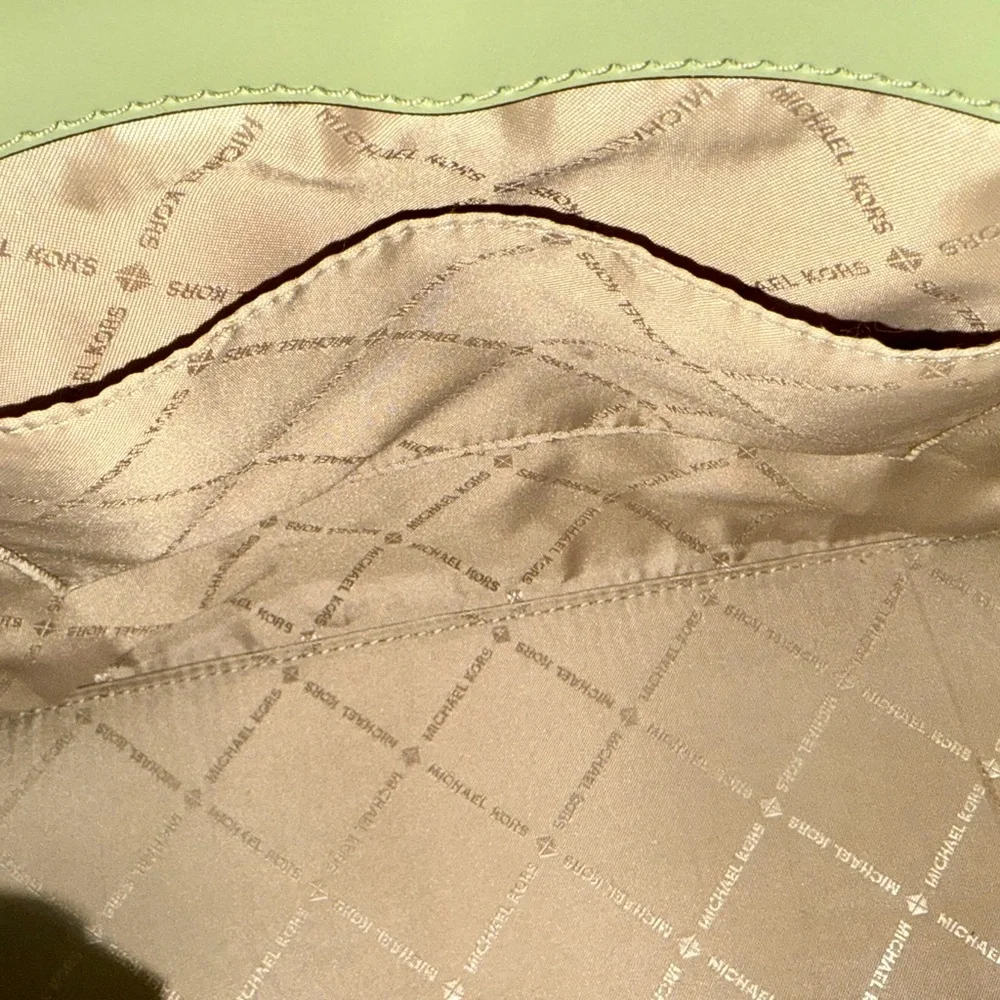 Michael Kors Emilia Signature Satchel NWOT Authentic - Picture 8 of 9